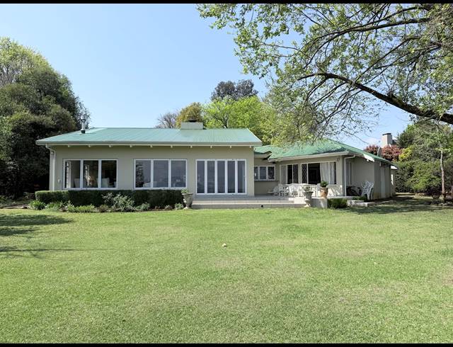 3 BEDROOM FREEHOLD FOR SALE IN UNDERBERG